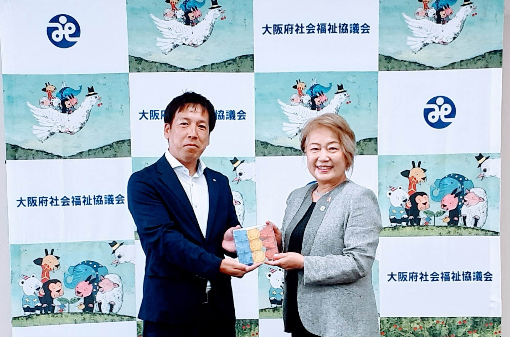 SUSHIRO recycles acrylic partitions, upcycles some of them into educational toys and donates them to local children